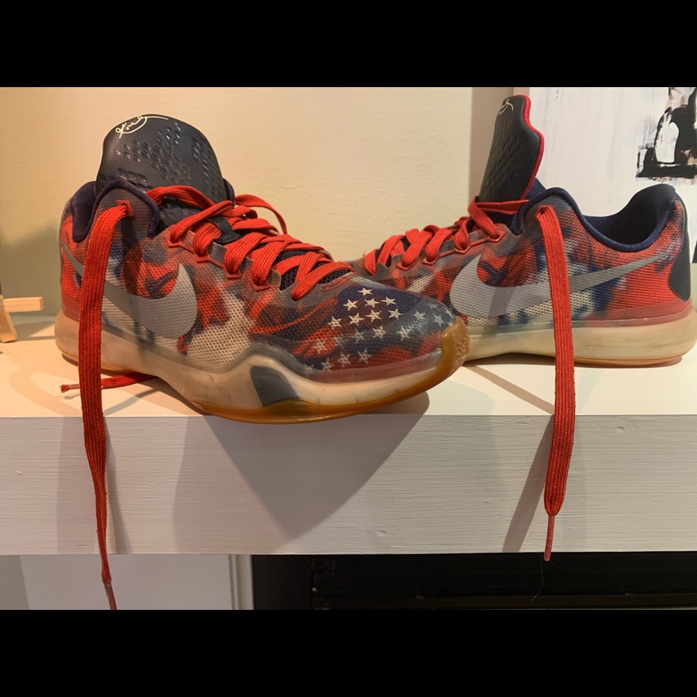 Kobe X independence youth size 6 used good condition